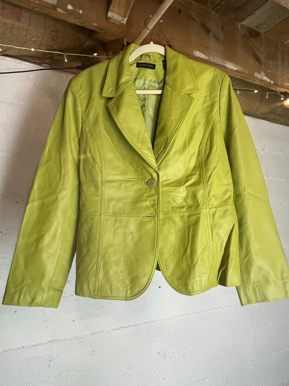 Valerie Steven’s VTG/Y2K 100% Leather Jacket